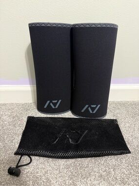 A7 Rigor Mortis knee sleeves